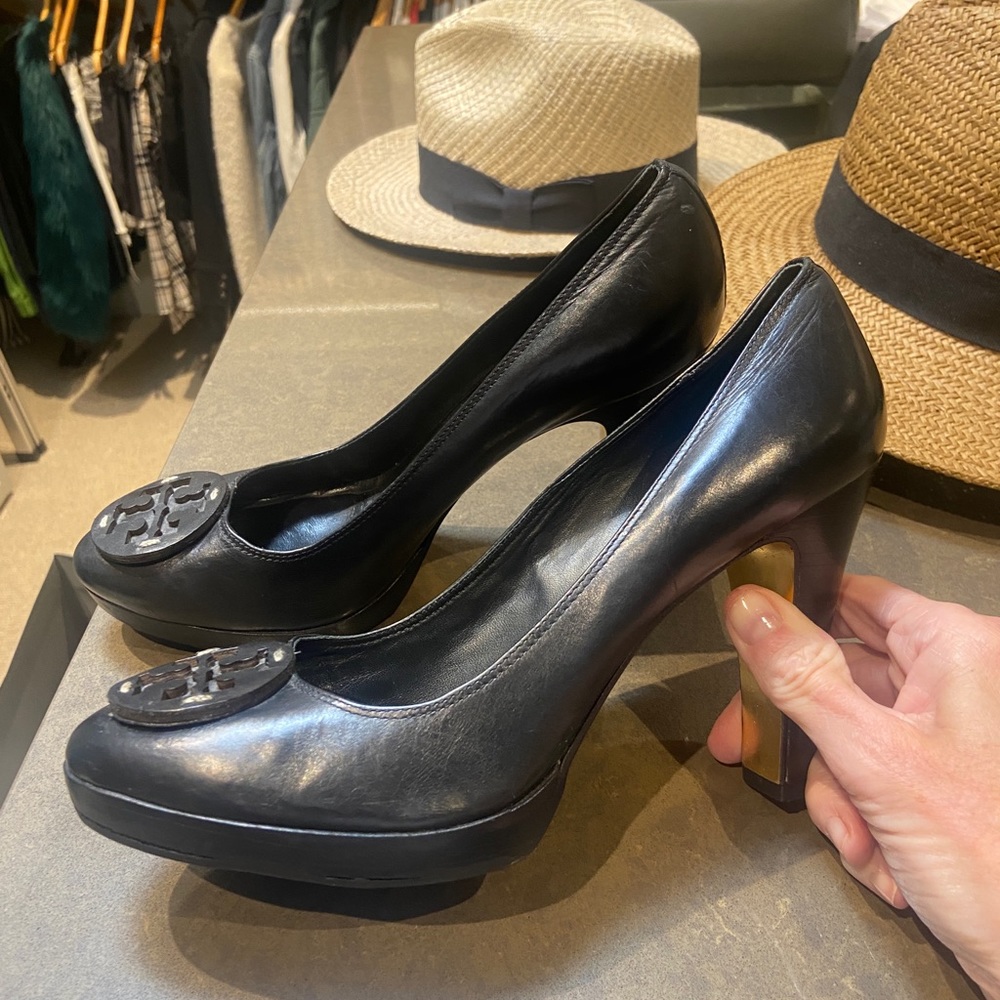 Tory Burch black leather platform pumps 9.5